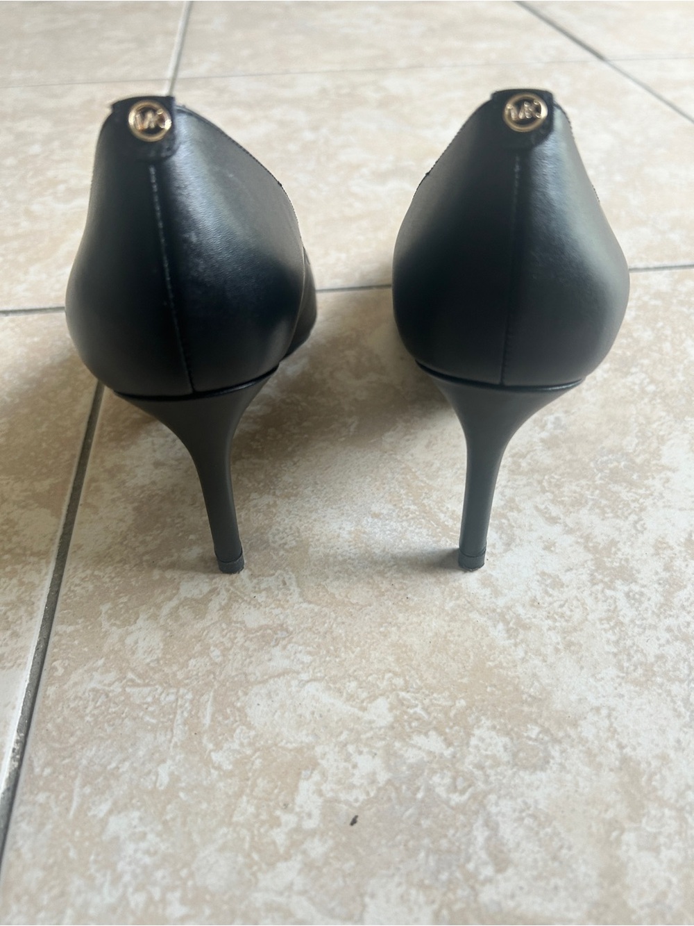 Michael Kors Women's Black Leather Pointed-Toe Pumps - Picture 4 of 8
